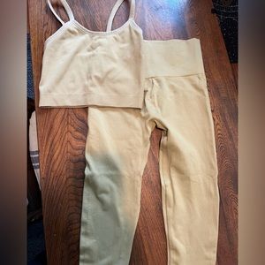 Yellow Set Active set